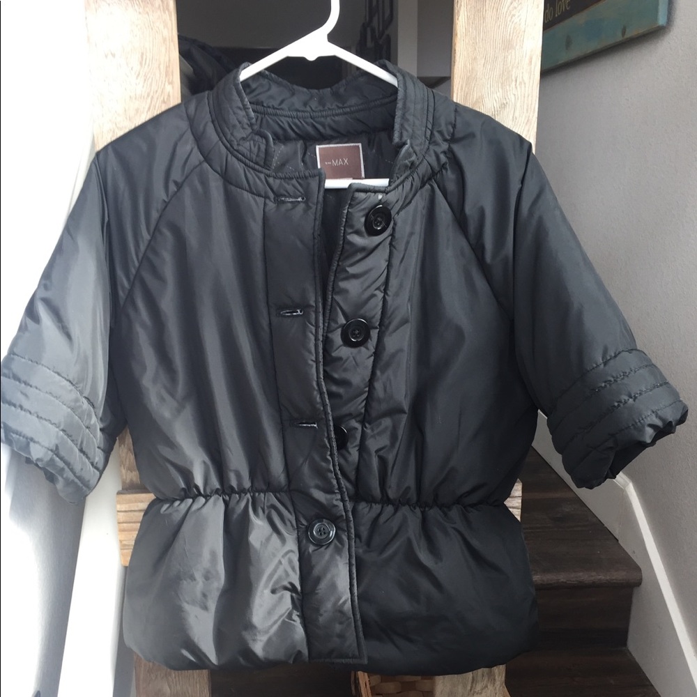 Unique take on the Puffer Jacket!